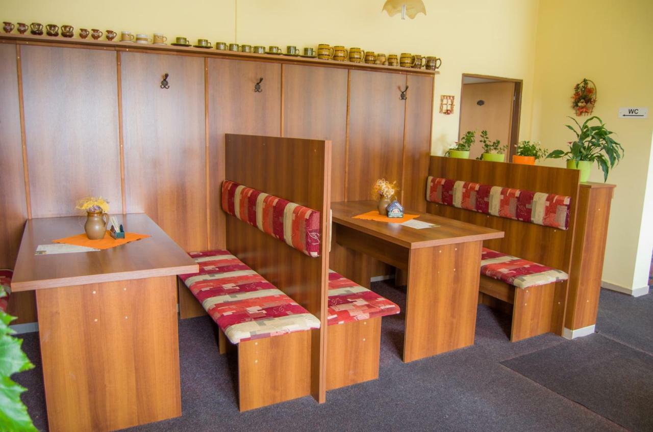 Penzion Vinarna U Hroznu Hotel Veseli nad Moravou Ngoại thất bức ảnh