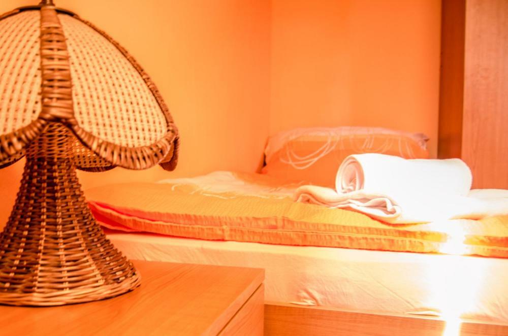 Penzion Vinarna U Hroznu Hotel Veseli nad Moravou Ngoại thất bức ảnh